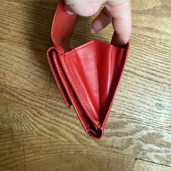 Louis Vuitton Red double snap Epi leather compact wallet Authentic EUC LV Epi - Picture 14 of 15